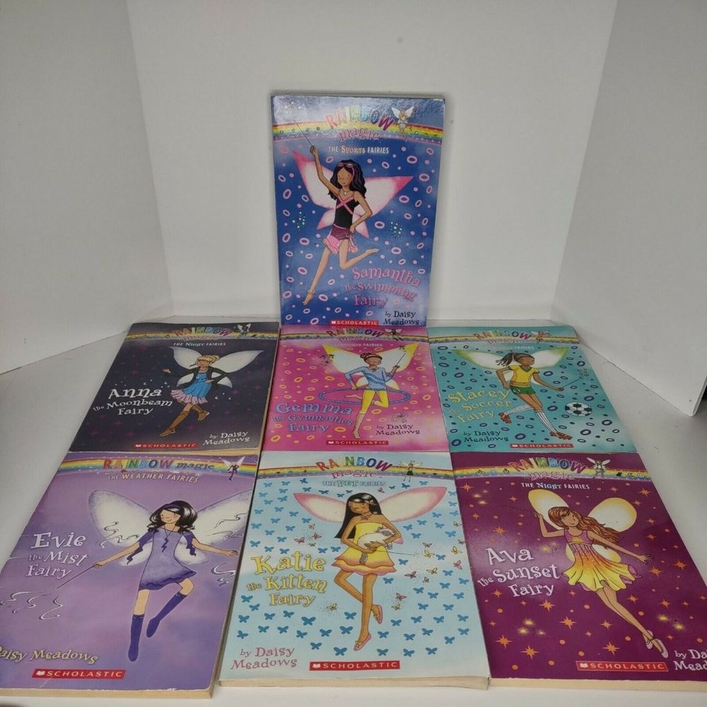 LOT of 7 Rainbow Magic Fairies Daisy Meadows Pet Book Children's Chapter PB